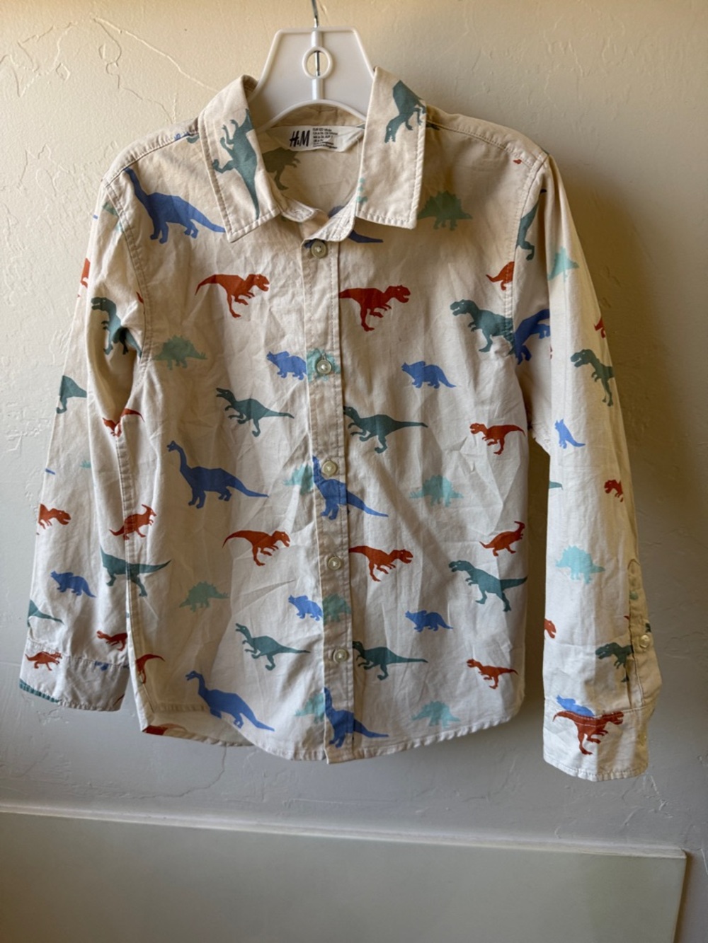 H&M Boys Cotton Cream Dino Shirt Size 6 Dinosaur Pattern Button Down